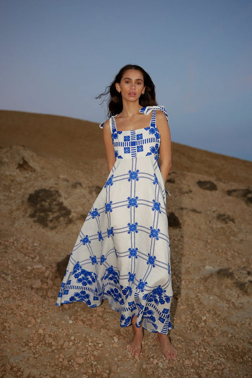 Pippa in Mediterranean/ Foam